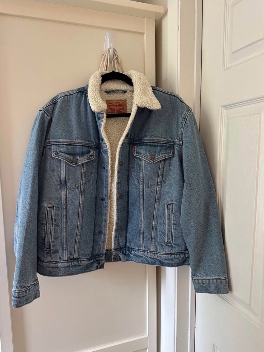Levi’s Denim Sherpa Trucker Jacket - Size Large